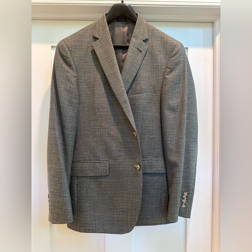 JWN Men’s Single Breasted Blazer.